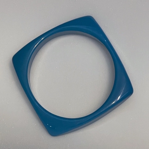 Vintage Bangle - rounded square outside & circle inside. Retro, plastic, & blue - Picture 1 of 3